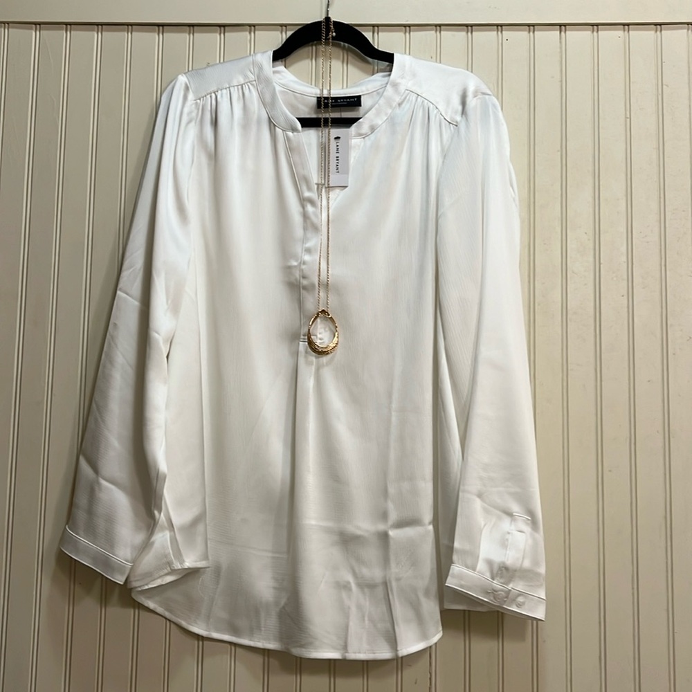 Lane Bryant Women’s Size 18 Ivory Satiny Tunic with golden necklace included.